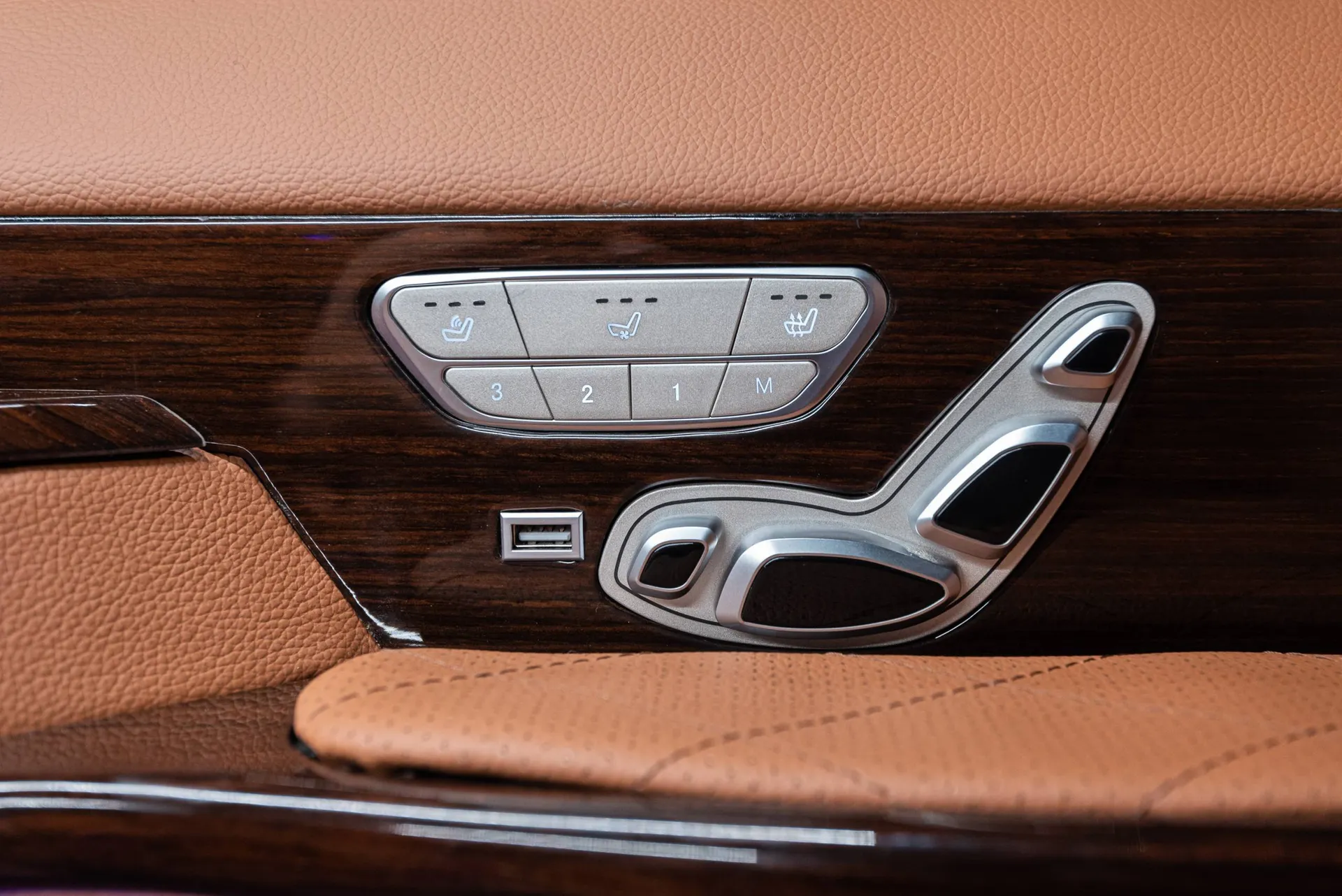 Mercedes Benz Vito Tourer (Raw Sienna) 5