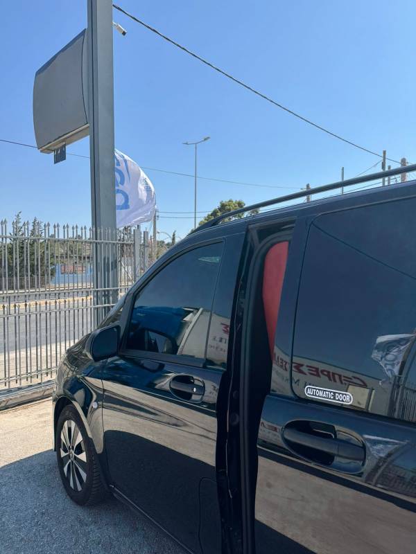 Mercedes Benz Vito Tourer (Wine) - Image 18